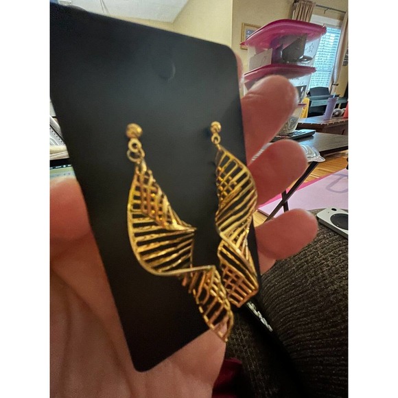 Vintage Twisted DNA Structure Dangle Earrings - Picture 2 of 10